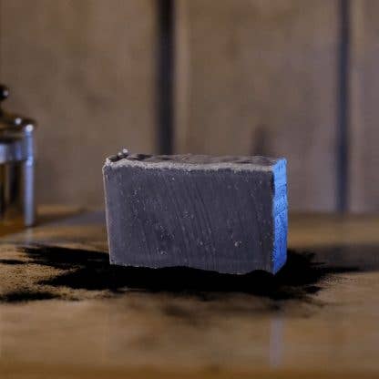 Bio Aktivkohle Seife mit Überfettung