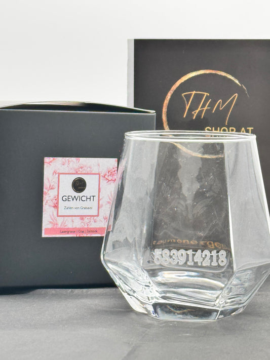 Glas mit Gravur Zahlen von Grabavoj „Gewicht - Stress, emotionales Essen“
