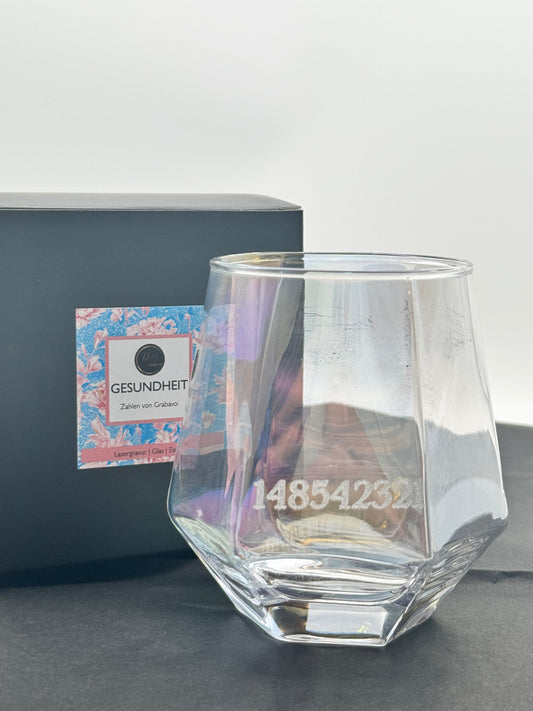 Glas mit Gravur Zahlen von Grabavoi „allgemeine Gesundheit & innere Balance“