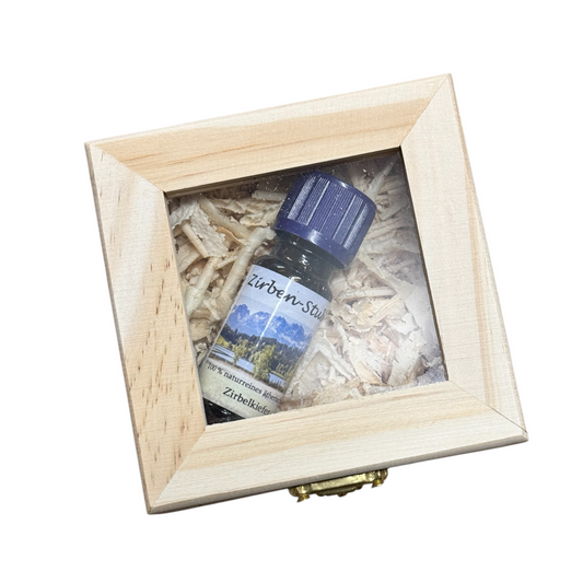 Zirbenspäne & Zirbenöl als Geschenk in Holzbox