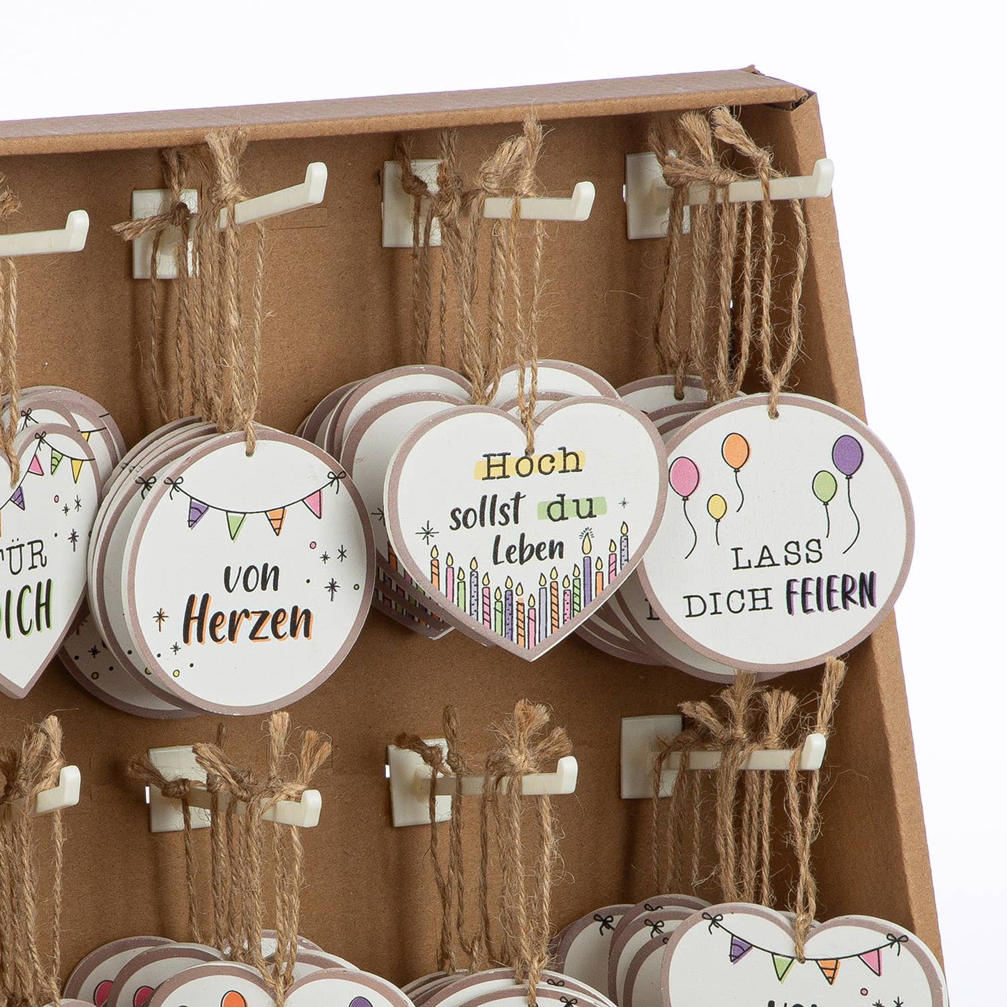 Geschenk-Anhänger Glückwunsch 8-sort. mehrfarbig, VE 48: Im Display, mit Spruch: "Lass dich feiern" / "von Herzen" / "Hoch sollst du leben" / "Für dich" / Mehrfarbig / MDF