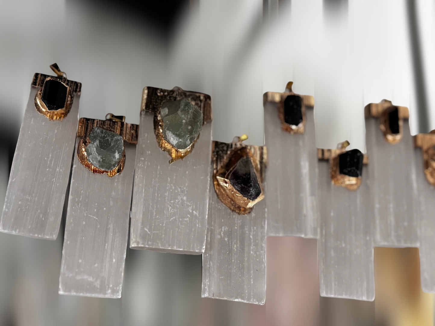 Anhänger Selenit mit großem flachen Stein & kleinen Halb-Edelstein