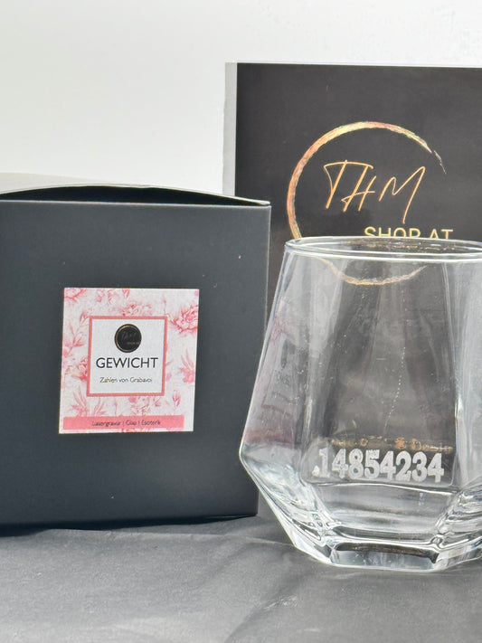 Glas mit Gravur Zahlen von Grabavoj „Gewicht - Appetit reduzieren“